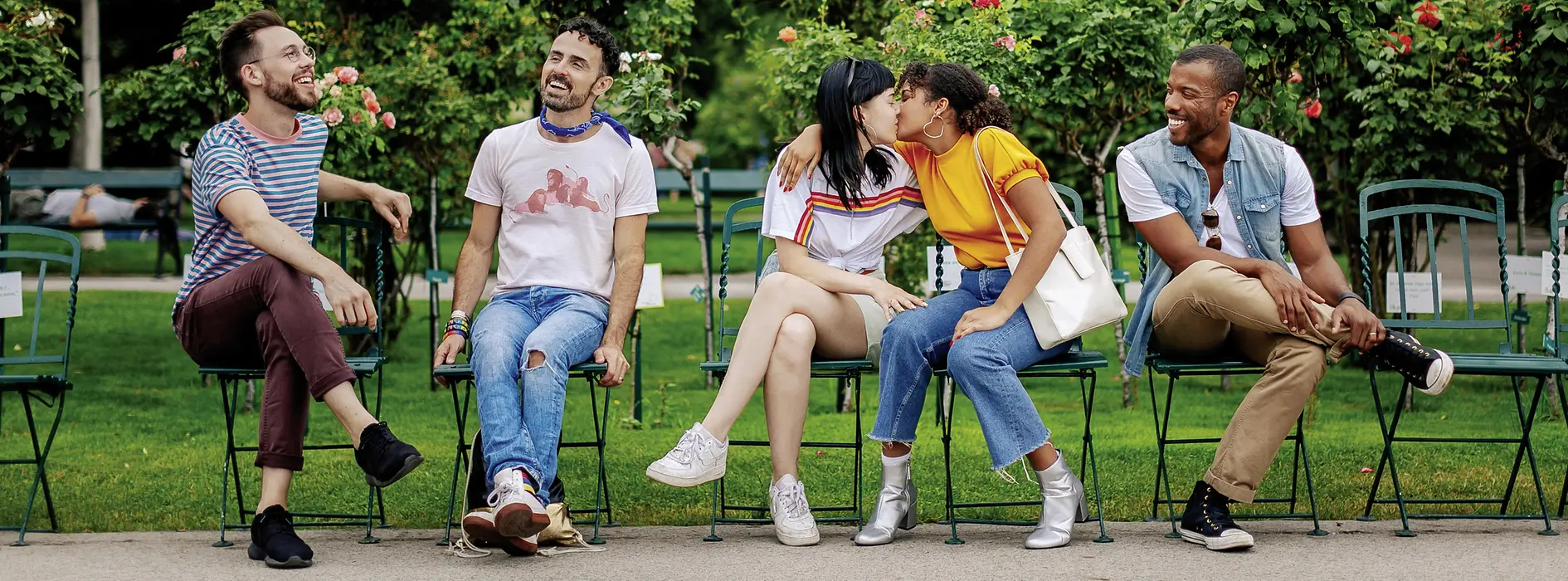 Gay and lesbian friends in the Volksgarten